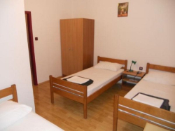 Apartments DADO Starigrad (Paklenica)