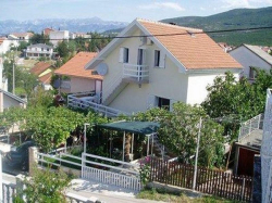 Apartmani Kiwi  Karin