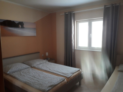 Apartmenthaus Vivien Kustici (Insel Pag)