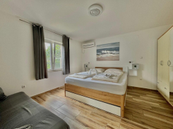 Apartments Dijana Krk (Island Krk)